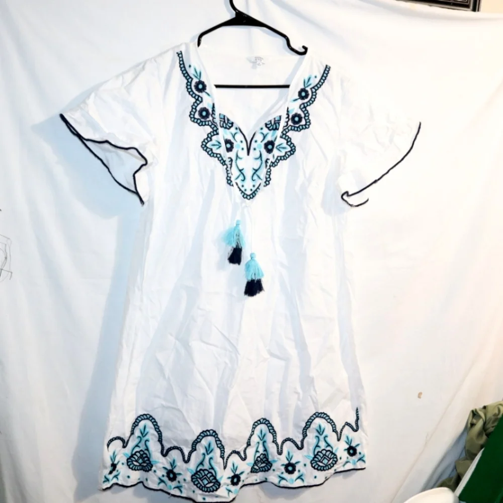 Crown and IVY White Blue Embroidered Collar Tunic Size Medium - Picture 3 of 10